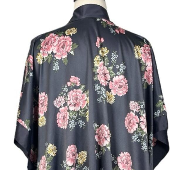 Torrid Kimono Robe Side Tie Open Front Gray Pink Floral Satin Women’s Plus OS - Picture 10 of 13